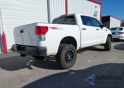 2011 Toyota Tundra Grade 5.7L V8 из США, поврежденный, VIN 5TFDW5F18BX183932